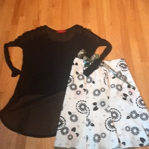 Gap stretch beautiful skirt size 2, black & white